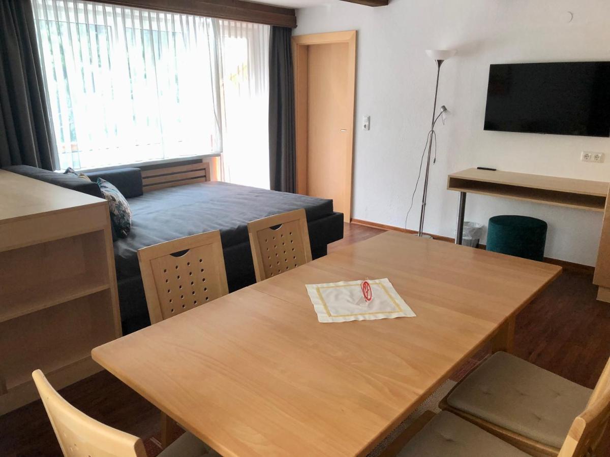 Hotel Garni Central - Zimmer - Studios - Apartments Kappl  Exterior photo